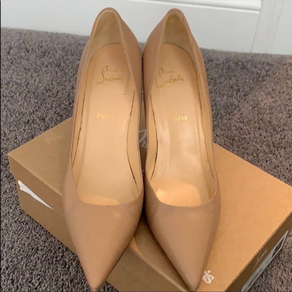 Authentic Nude Apostrophy Pump Christian Loubouti… - image 1
